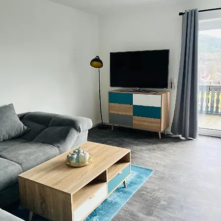 Apartment Am Tor Zum Thueringer Wald 2 *