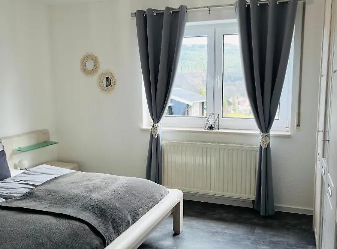 Appartement Am Tor Zum Thueringer Wald 2 *